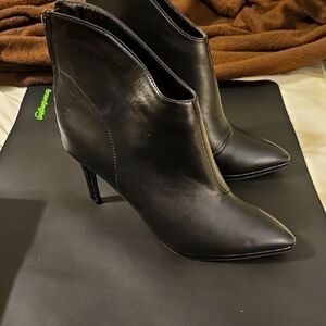 Elegant Black Ankle Boots